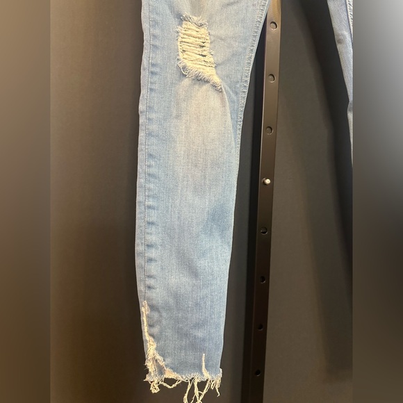 003 - Free People Distressed Cropped Jeans - Picture 5 of 7